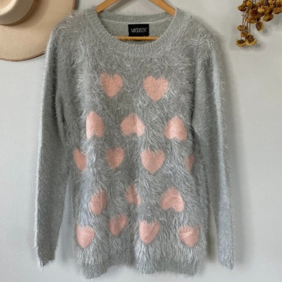 Maddison Grey Pink Hearts Jacquard Fuzzy Sweater Women's Large L Valentine's EUC - Picture 2 of 7
